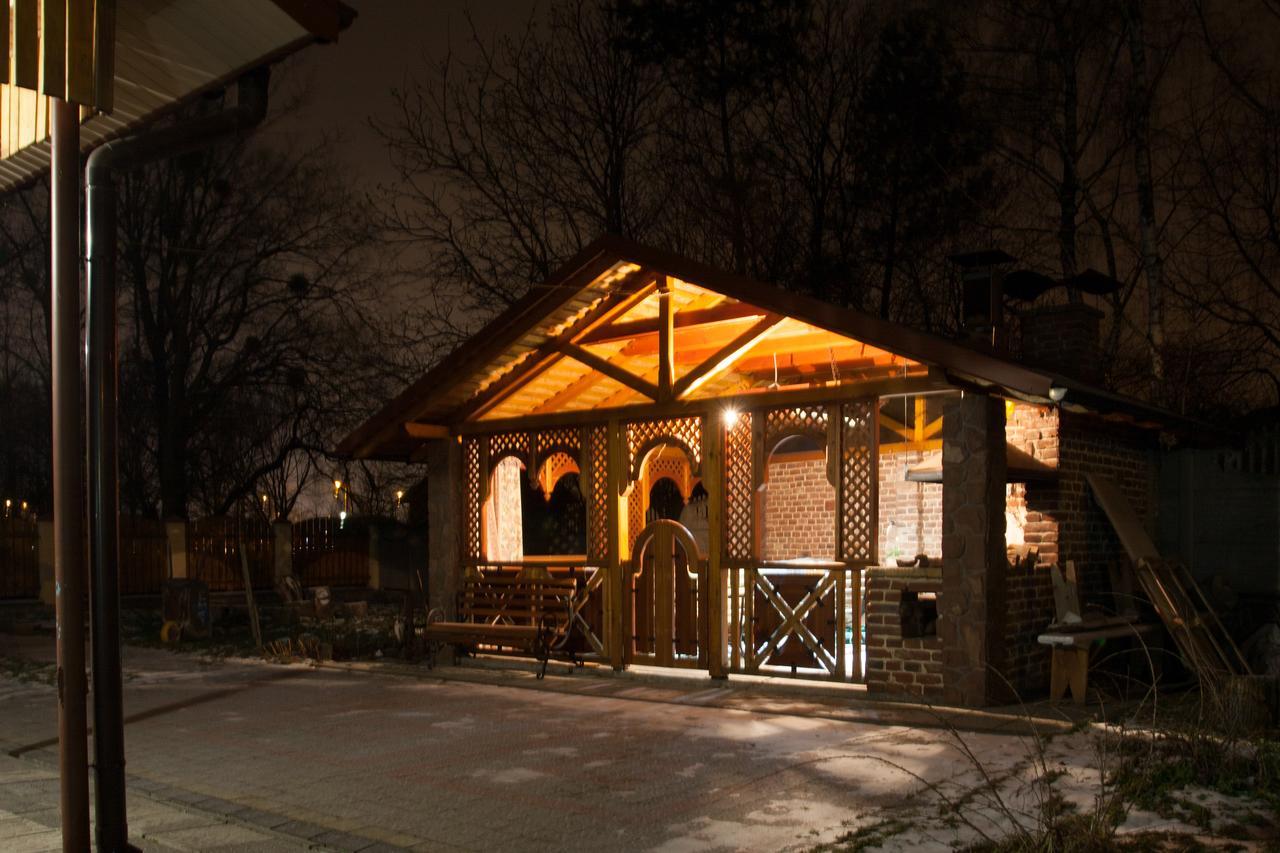 Alekselena Hotel Malehiv Kültér fotó