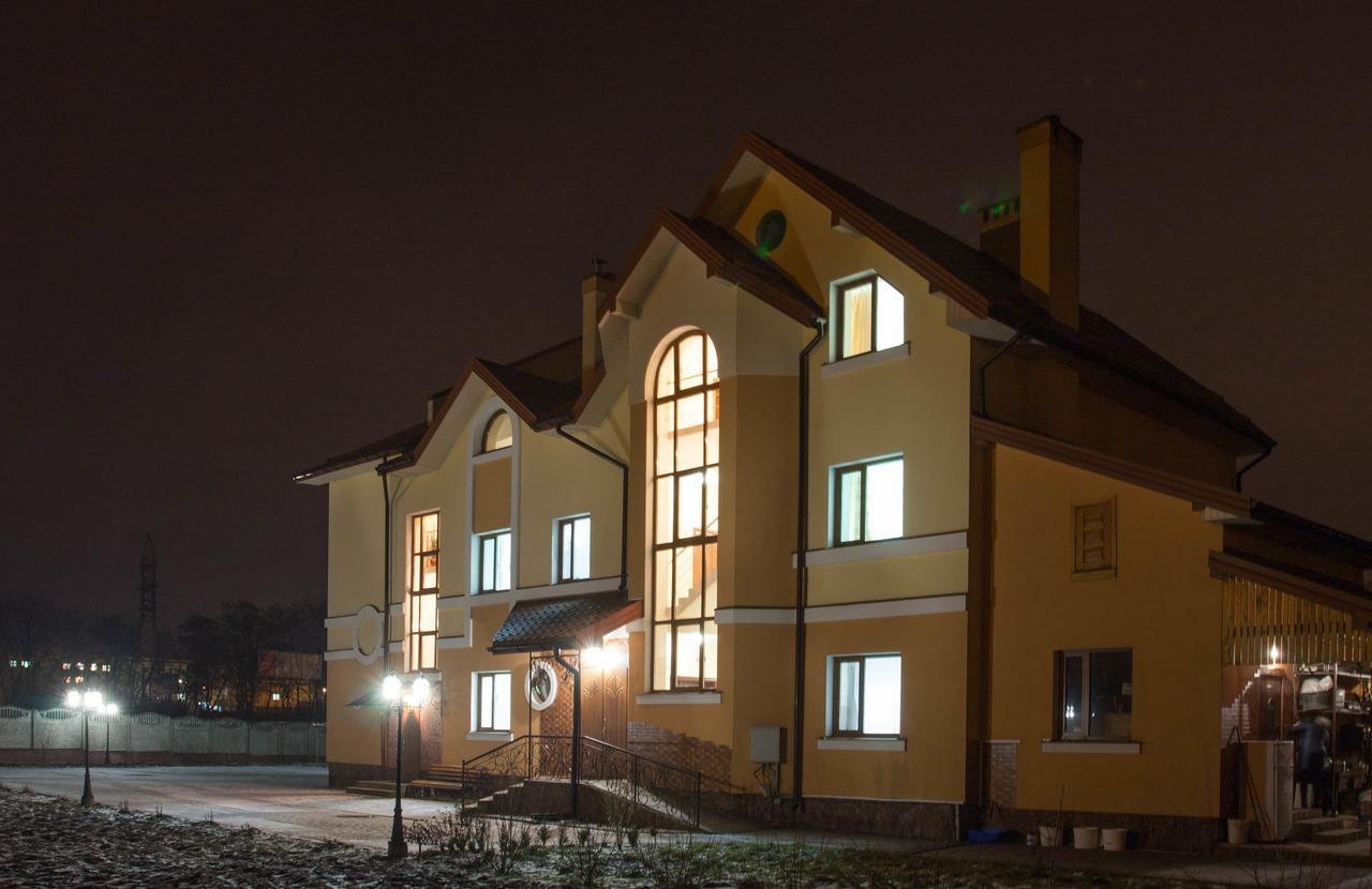 Alekselena Hotel Malehiv Kültér fotó
