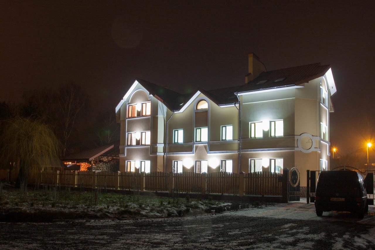 Alekselena Hotel Malehiv Kültér fotó