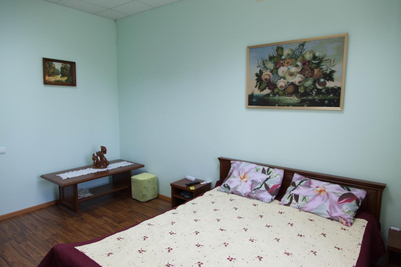Alekselena Hotel Malehiv Kültér fotó