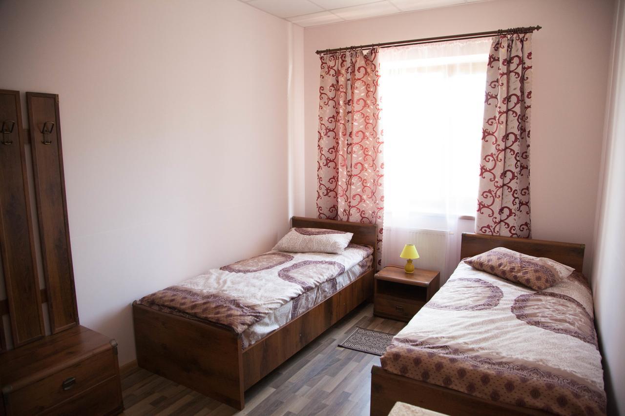 Alekselena Hotel Malehiv Kültér fotó