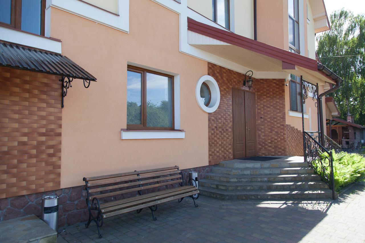 Alekselena Hotel Malehiv Kültér fotó