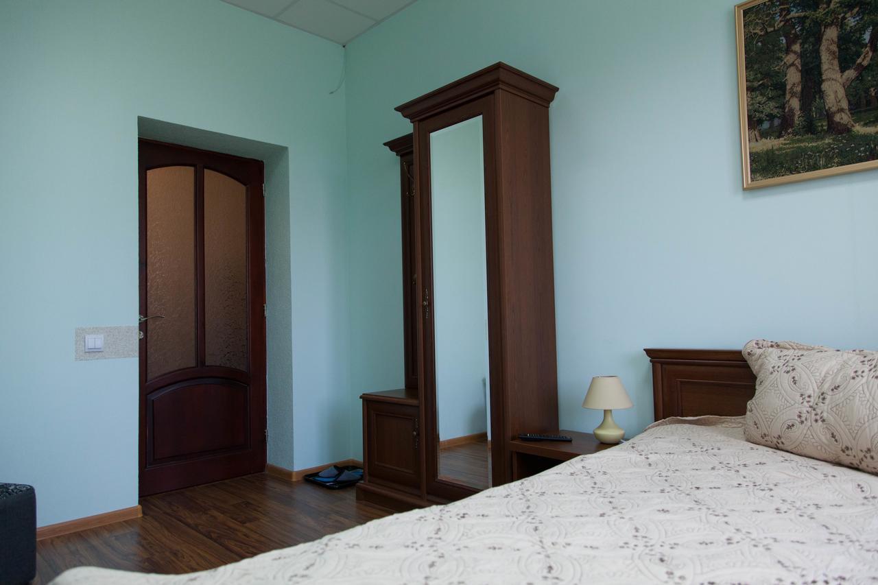 Alekselena Hotel Malehiv Kültér fotó