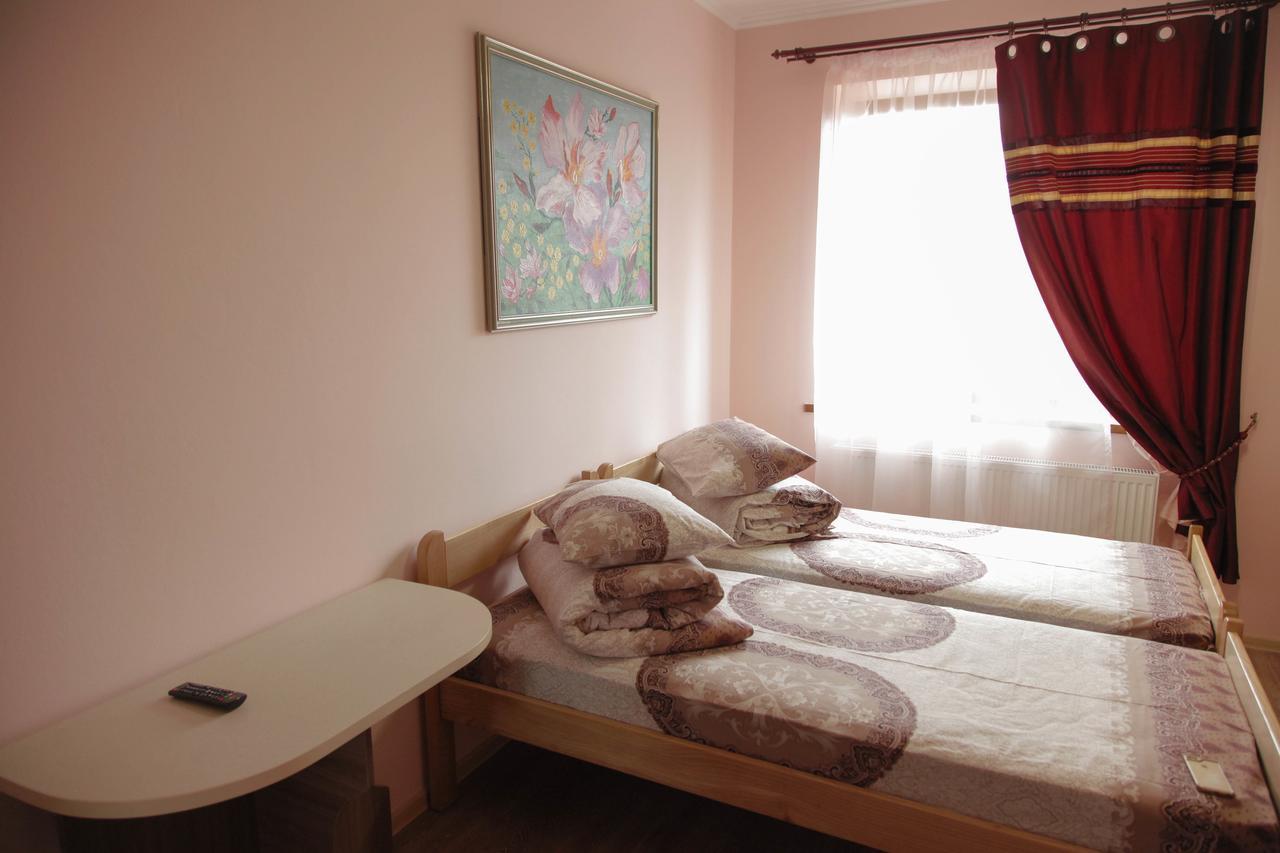 Alekselena Hotel Malehiv Kültér fotó