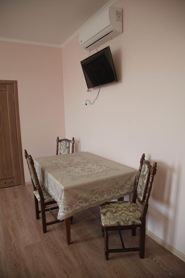 Alekselena Hotel Malehiv Kültér fotó
